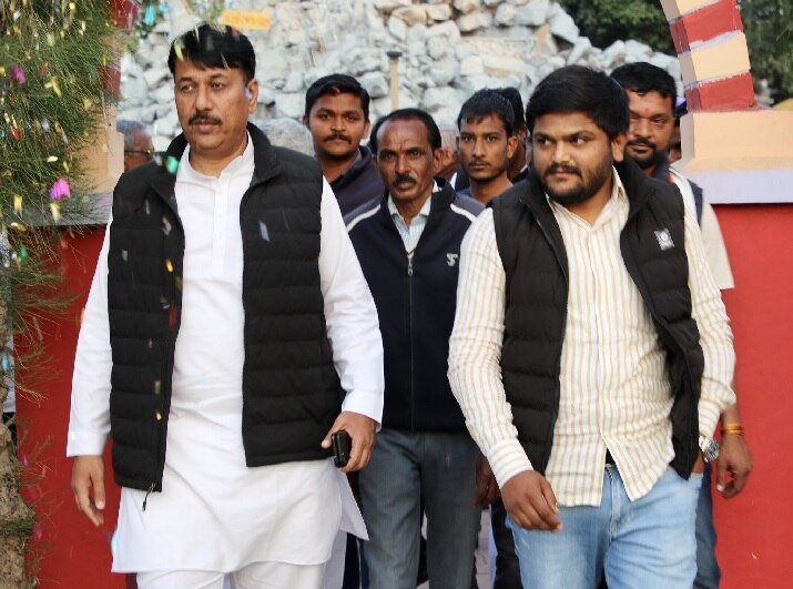 Gujarat Congress leader Hardik Patel tweets on Kejriwal win ગુજરાત કોંગ્રેસના કયા દિગ્ગજ નેતાએ કેજરીવાલને જીતના આપ્યા અભિનંદન, જાણો વિગત