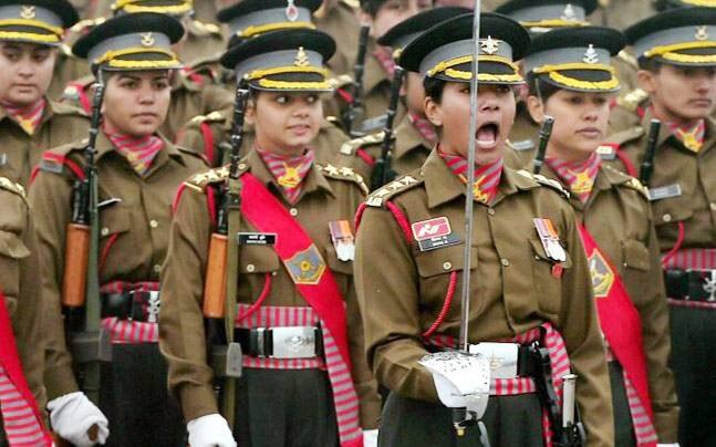 SC says, Get permanent commission of indian army women officers સેનામાં મહિલા અધિકારીઓને મળે સ્થાઇ કમીશન, નેતૃત્વ વાળા પદો આપવા પર પણ વિચારઃ સુપ્રીમ કોર્ટ