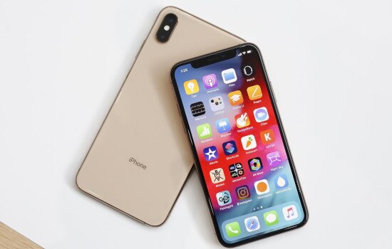 apple iphone se 2 launched, see price and specification ભારતમાં લૉન્ચ થયો Appleનો સસ્તો આઇફોન, શું છે કિંમત ને ક્યારે મળશે? જાણો વિગતે