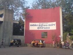 સુરતમાં દીકરીઓનું અપમાનઃ મહિલા ક્લાર્કને નિર્વસ્ત્ર કરી ફિટનેસ ટેસ્ટ કરાયો હોવાનો આરોપ