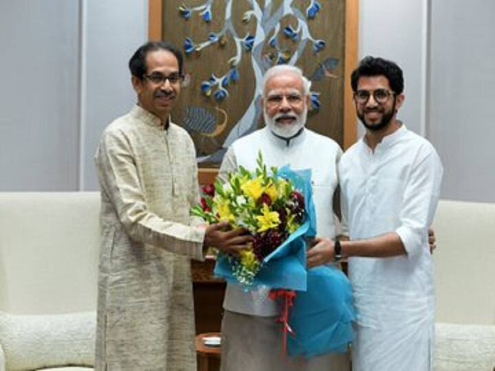 Maharashtra CM Uddhav Thackeray and Minister Aaditya Meet PM Modi PM મોદીને મળીને ઉદ્ધવ ઠાકરેએ કહ્યુ- CAAથી દેશમાં કોઇને ખતરો નથી