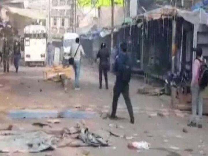 Anti-CAA protests turn violent in UPs Aligarh અલીગઢઃ CAAના વિરોધમાં તોફાન, RAF જવાન સહિત બે ઘાયલ, ઇન્ટરનેટ બંધ