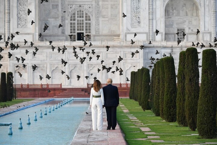 US President Donald Trump and First Lady Melania Trump visits Taj Mahal ડોનાલ્ડ ટ્રમ્પે તાજમહેલની મુલાકાત બાદ વિઝિટર બુકમાં શું લખ્યું ? જાણો વિગત