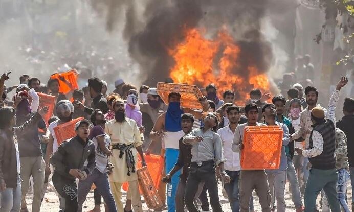 Delhi violence live updates: Gokalpuri tyre market set ablaze દિલ્હી હિંસા પર ગૃહ રાજ્યમંત્રીએ કહ્યુ- દુનિયામાં ભારતની છબિ ખરાબ કરવા રચવામાં આવ્યું કાવતરું