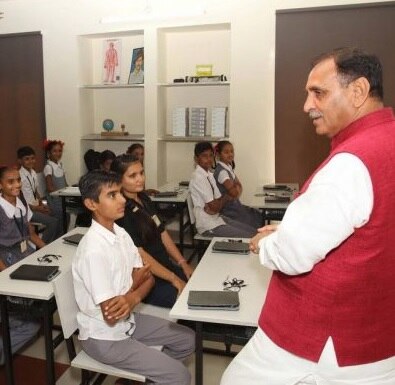 Gujarat Budget 2020: Rs 200 crore allocation for provide tablets to students ગુજરાત બજેટઃ રાજ્યમાં કેટલા નવા વર્ગખંડ બનાવાશે ? વિદ્યાર્થીઓને ટેબ્લેટ આપવા કરવામાં આવેલી ફાળવણીની રકમ સાંભળી ચોંકી જશો