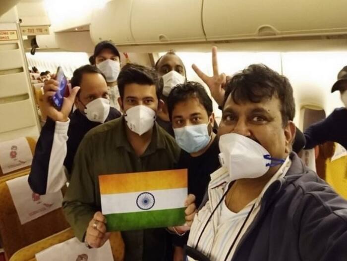 119 Indians from coronavirus-hit cruise ship land in Delhi Corona Virus: વુહાનથી 119 ભારતીયોને લઈ દિલ્હી પરત ફર્યુ વાયુસેનાનું વિશેષ વિમાન