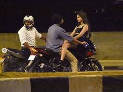 બોલિવૂડના કયા સ્ટારની પુત્રી અડધી રાતે બાઈક પર સવાર થઈને આ સ્ટાર સાથે માણે છે મજા? જાણો