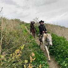 પ્રિયંકા અને નિક જોનાસે કેલિફોર્નિયાના જંગલમાં કરી ઘોડેસવારી, તસવીરો વાયરલ