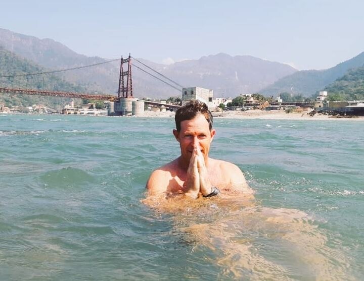 Former south Africa cricketer Jonty Rhodes takes holy dip in Ganga જોન્ટી રોડ્સે ગંગામાં આસ્થાની ડૂબકી લગાવી કહી આ મોટી વાત, જાણો વિગત