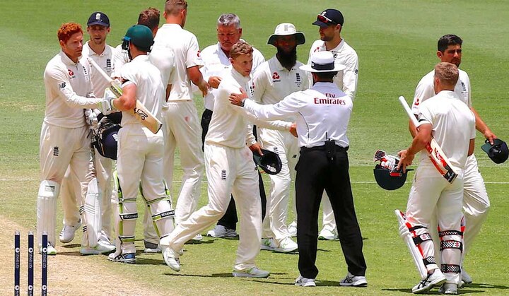corona virus effects and england cricket team કોરોનાથી ગભરાયેલી આ દેશની ક્રિકેટ ટીમે મેદાન પર કોઇને પણ હાથ ના મિલાવવાનો નિર્ણય લીધો, જાણો વિગતે