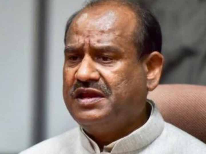 લોકસભામાં હોબાળા પર સ્પીકર બિરલાની કડક કાર્યવાહી, કોગ્રેસના સાત સાંસદો સસ્પેન્ડ Lok Sabha Speaker Om Birla Suspends 7 Congress MPs For 'Unruly Behaviour' લોકસભામાં હોબાળા પર સ્પીકર બિરલાની કડક કાર્યવાહી, કોગ્રેસના સાત સાંસદો સસ્પેન્ડ