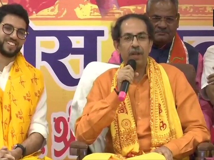 Maharashtra Chief Minister and Shiv Sena Chief Uddhav Thackeray in Ayodhya અયોધ્યામાં ઉદ્ધવ ઠાકરેની મોટી જાહેરાત, રામ મંદિર નિર્માણ માટે કરશે એક કરોડ રૂપિયાનું દાન