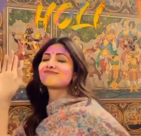 shilpa shetty dance video on amitabh bacchan song Holi 2020: અમિતાભ બચ્ચનના ગીત પર ડાન્સ કરતી જોવા મળી શિલ્પા શેટ્ટી, વીડિયો વાયરલ