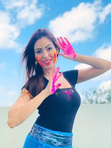 તારક મહેતાની બબીતાએ ખાસ અંદાજમાં કરી હોળીની ઉજવણી, જુઓ તસવીરો