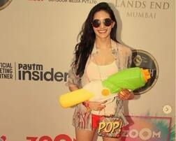 Holi 2020: એક્ટ્રેસ અમાયરા દસ્તુરે ખાસ અંદાજમાં કરી ઉજવણી, જુઓ વીડિયો