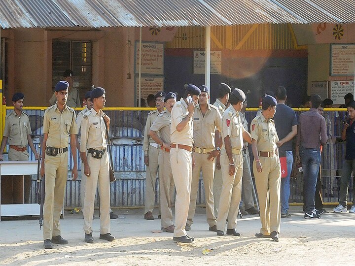 Big update on Gujarat Police Bharti and vacancy ગુજરાત પોલીસમાં 10,989 યુવાઓની કરાશે ભરતી, જાણો ક્યારે શરૂ થશે ભરતી પ્રક્રિયા અને ક્યા વિભાગમાં થશે કેટલી ભરતી?