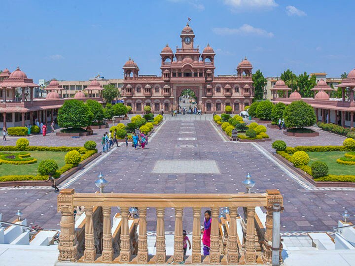 All Sunday, weekly and daily sabhas at all BAPS Swaminarayan Shikharbaddh Mandirs, Hari Mandirs across India will be postponed. કોરોના વાયરસની અસર, સ્વામિનારાયણ સંસ્થા BAPSએ પોતાના તમામ મંદિરોને લઇને લીધો મહત્વનો નિર્ણય