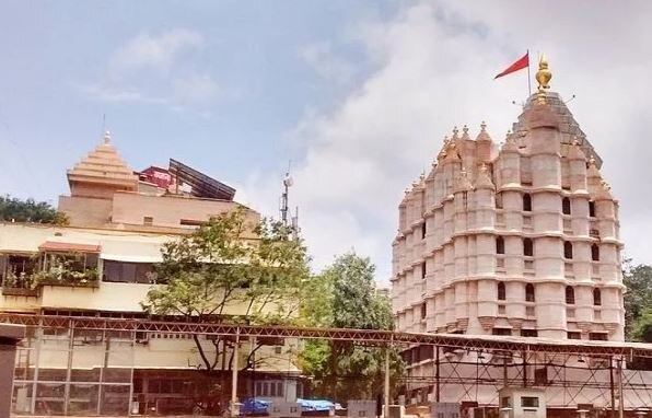 Mumbai's Siddhivinayak temple shutdown due to coronavirus કોરોના વાયરસને કારણે મુંબઈનું સિદ્ધિવિનાયક મંદિર બંધ