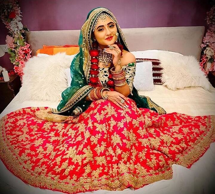 થોડા દિવસ પહેલા જ એક્ટ્રેસે ટીવી સીરિયલ નાગિન 4માં ધમાકેદાર એન્ટ્રી મારી છે. 