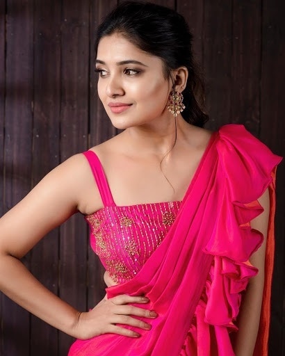 vani tamil actress reveals her casting couch experience i was asked to adjust but i did not understand the actual mean સાઉથની આ લોકપ્રિય એક્ટ્રેસ બની હતી કાસ્ટિંગ કાઉચનો ભોગ, નિર્માતાના મેનેજરો શું કહેતા? જાણો વિગત