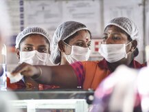 Coronavirus Updates: મુંબઇમાં વધુ મહિલાઓ કોરોનાથી સંક્રમિત, દેશમાં દર્દીઓની સંખ્યા વધીને 169એ પહોંચી