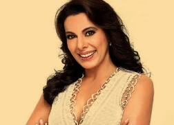 બોલિવૂડ એક્ટ્રેસ પૂજા બેદીએ PM મોદીની જનતા કર્ફ્યુની ઉડાવી મજાક, કહ્યું- બાલકનીમાં ઉભા રહીને તાળી વગાડવા કરતાં......