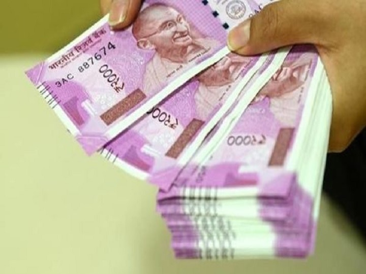 Coronavirus impact If You Defer EMI Payment For 3 Months  Get Ready To Pay Higher Interest EMI ત્રણ મહિના નહીં ભરવાનો વિકલ્પ પસંદ કરવા જેવો નથી, જાણો વધારાનું કેટલું વ્યાજ ચૂકવવું પડશે ?