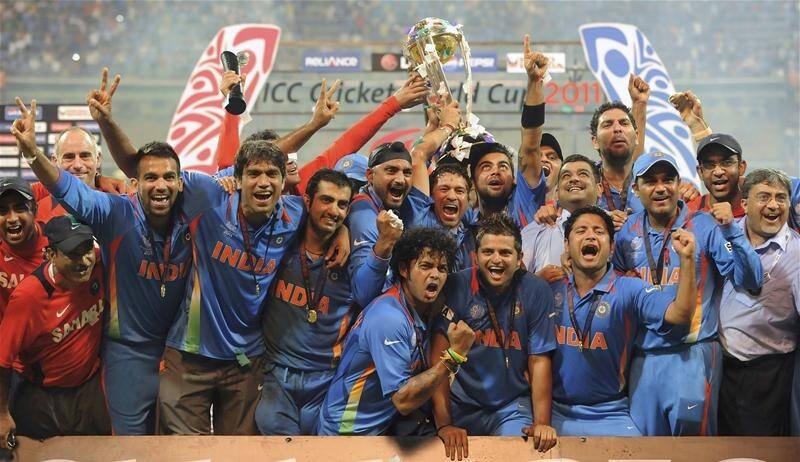 2011 Worldcup Final Gautam Gambhir said entire team won worldcup not only one 2011નો વર્લ્ડકપ આખી ટીમે જીતાડ્યો હતો, ધોનીની સિક્સરે નહીં: ધોનીના છેલ્લા શોટની વાતથી ક્યો ક્રિકેટર અકળાયો?