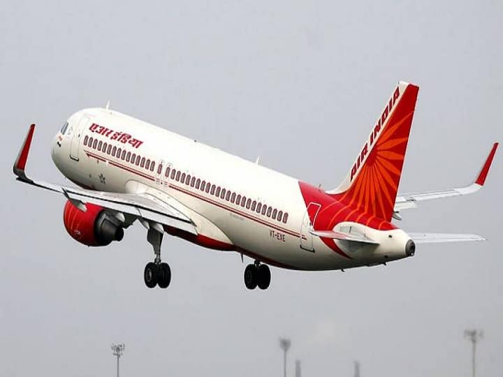 Coronavirus: Pakistani air traffic controller praised air india for corona relief work પાકિસ્તાનના એર ટ્રાફિક કંટ્રોલરે Air India ના પાયલટને કહ્યું- અમને તમારા પર ગર્વ છે