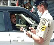 Curfewમાં કાર લઈને બજારમાં નીકળ્યો આ ભારતીય ક્રિકેટર, પોલીસે સ્થળ પર જ ફટકાર્યો દંડ