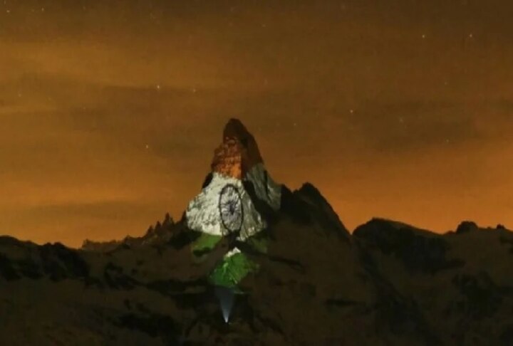  coronavirus outbreak indian tricolor on the switzerland matterhorn mountain PM modi shares pic  તિરંગાના રંગથી રંગાયો સ્વિટઝરલેન્ડનો આલ્પ્સ પર્વત, PM મોદીએ કહ્યું- કોરોના વિરુદ્ધની લડાઈમાં આપણે બધા સાથે છીએ