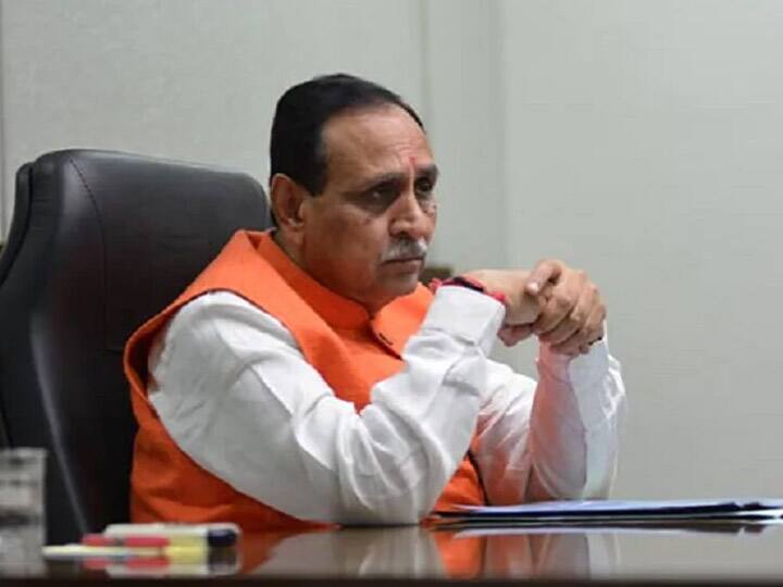 Coroan Update: man arrested by Gujarat police ‘મુખ્યમંત્રી રૂપાણીને કોરોના થયો છે’ એવી અફવા ફેલાવવા બદલ પોલીસે કોની કરી ધરપકડ? જાણો વિગત