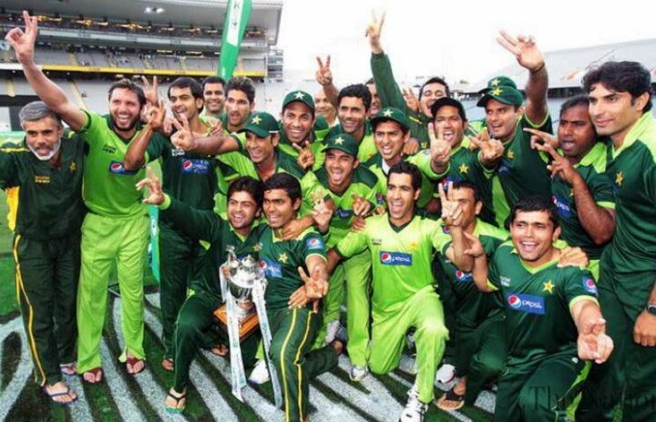 Pakistan Cricket Board banned Umar Akmal for 3 years પાકિસ્તાનના સ્ટાર ક્રિકેટર પર લાગ્યો 3 વર્ષનો પ્રતિબંધ, મોટાભાઈએ કહી આ મોટી વાત