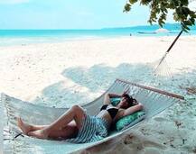 લૉકડાઉનના કારણે બ્યૂટી પાર્લરો બંધ હોવાથી કંટાળી ગયેલી આ હીરોઇને પોતાના વાળ ઘરે જ કાંપી નાંખ્યા, જુઓ તસવીરો