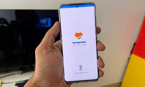 Lockdown Pandemic If you not installed aarogya setu app in your smartphone fine to pay in Noida ફોનમાં આરોગ્ય સેતુ એપ નહીં હોય તો દેશમાં આ જગ્યાએ ગણાશે લોકડાઉનનું ઉલ્લંઘન, જેલ પણ થઈ શકે છે, જાણો વિગત