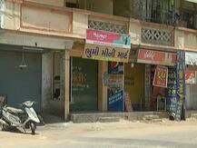 અમદાવાદ પછી ગાંધીનગરના આ ગામમાં દૂધ-દવા સિવાયની તમામ દુકાનો રહેશે બંધ, જાણો વિગત