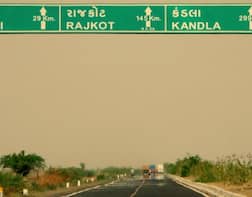 રાજકોટ જિલ્લા કલેક્ટરે અમદાવાદથી આવતા-જતા લોકો માટે શું કર્યો મહત્વનો નિર્ણય ? જાણો