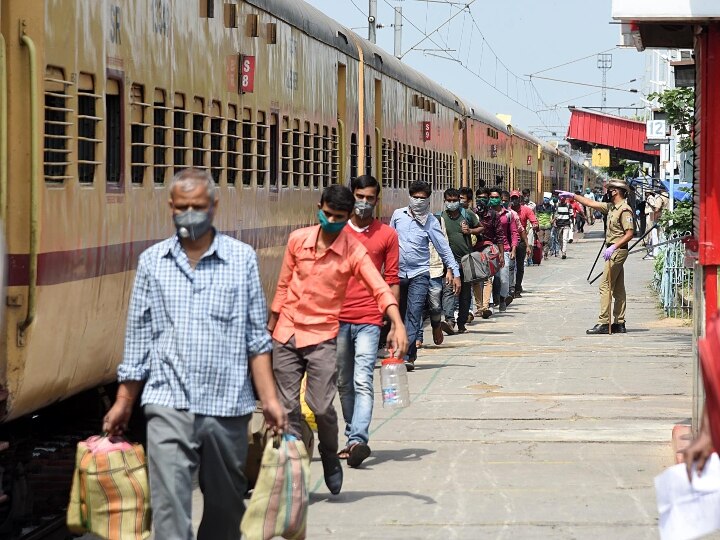Indian Railways issues the timings of 30 special trains to be run with effect from 12th May IRCTC પર ઓનલાઈન ટિકિટ બુકિંગ શરૂ, આવતીકાલથી કયા-કયા સ્ટેશનોથી કેટલા વાગ્યે ઉપડશે ટ્રેન, જુઓ ટાઈમ ટેબલ