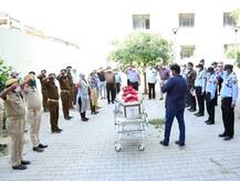 સિવિલ હોસ્પિટલના હેડ નર્સ કોરોનાના દર્દીઓની સારવાર કરતાં કરતાં મોતને ભેટ્યા, જાણો વિગત