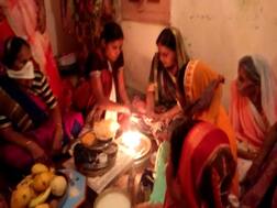 ઉત્તર ગુજરાતના આ શહેરમાં દેરાસરમાંથી મૂર્તિ ઘરે લઈ જઈ પૂજા કરતાં ઉમટી ભીડ, સોશિયસ ડિસ્ટન્સિંગના ઘજાગરા