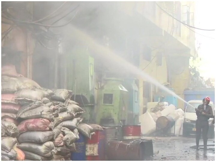 fire in shoe factory in delhi દિલ્હીઃ કેશવપુરમ વિસ્તારમાં જૂતા બનાવનારી ફેક્ટરીમાં આગ, કોઇ જાનહાની નહીં