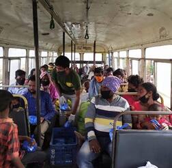 ઘર વાપસી કરી રહેલા મજૂરોની મદદ માટે આગળ આવ્યો વધુ એક એકટર, ફ્રી બસ સેવાથી સેંકડો લોકોને પહોંચાડી રહ્યો છે ઘરે