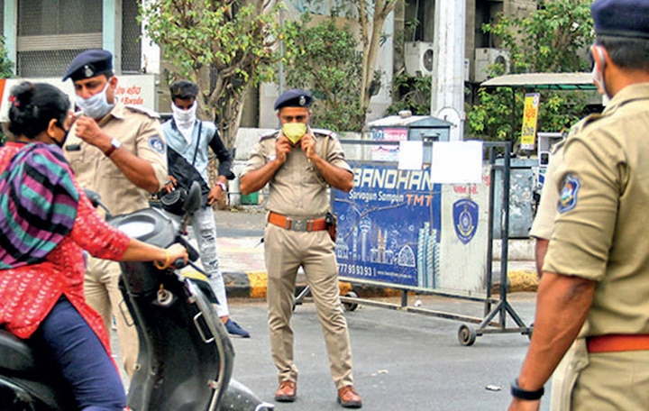 Gandhinagar Police officer Corona report positive ગાંધીનગરમાં કોરોના વોરિયર્સ પોલીસ જવાનનો રિપોર્ટ આવ્યો પોઝિટિવ, જાણો વિગત