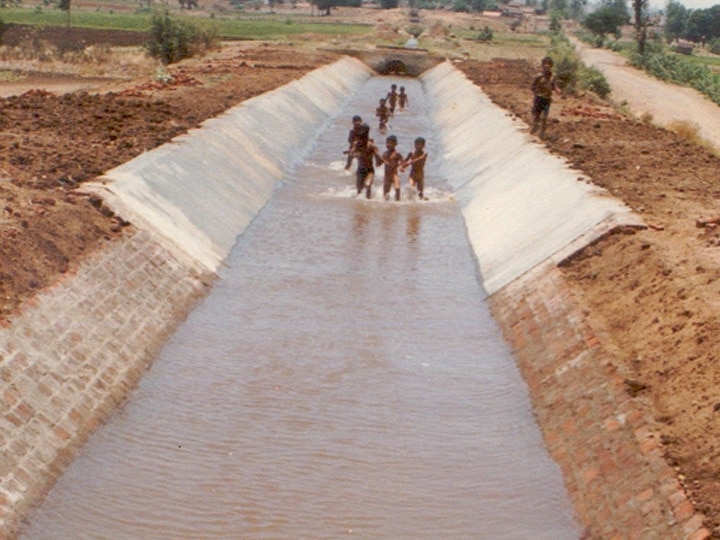 Water released from the Hathmati dam for irrigation ગુજરાતમાં આ જિલ્લાના ખેડૂતો માટે સારાં સમાચાર, ડેમમાંથી ઈરીગેશન માટે છોડાયું પાણી