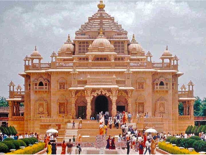 BAPS temples open from 17th June 2020  ગુજરાતમાં મંદિરો ખૂલી ગયાં પણ BAPS સ્વામિનારાયણ મંદિરો ના ખૂલ્યાં, જાણો ક્યારથી ખૂલશે આ મંદિરો ?