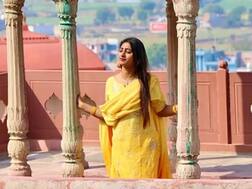 કોરોનાના કારણે માનસિક તણાવમાં આવી ગઇ આ અભિનેત્રી, વીડિયોમાં રડતા રડતા કહી આ વાત