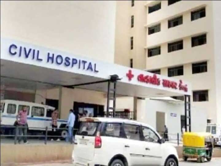 Ahmedabad civil hospital not give report of covid-19 to patient family from last five days  અમદાવાદ સિવિલ હોસ્પિટલની ઘોર બેદરકારી, ક્લોલના દર્દીને મગજમાં ગાંઠ હોવા છતાં કોવિડ વોર્ડમાં ખસેડાયો