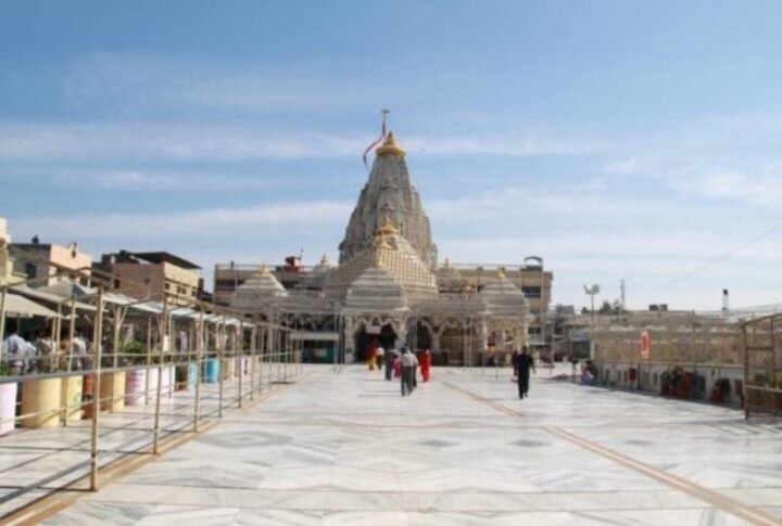 Unlock Update: Famous Ambaji Temple of Gujarat opened on today આજથી ગુજરાતના કયા જાણીતા મંદિરના દ્વાર ખુલ્યા? ભક્તો માટે કેવા બનાવાયા નિયમો? જાણો વિગત