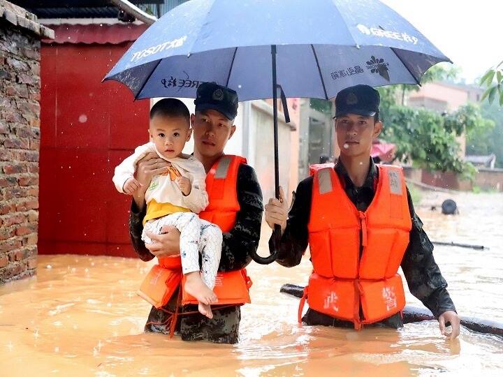 heavy floods in south china and many kills and shifted કોરોના બાદ પુરમાં ફસાયુ ચીન, લાખો લોકો થયા બેઘર ને ડઝનેકે ગુમાવ્યા જીવ, જાણો વિગતે