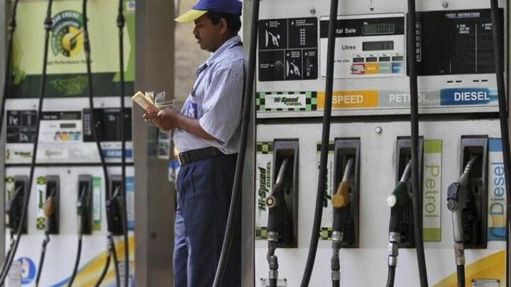 It will be a shock to know how much tax you pay per liter on petrol and diesel in Gujarat ગુજરાતમાં પેટ્રોલ-ડીઝલ પર લિટરે કેટલો કર ચૂકવો છો એ જાણીને લાગી જશે આઘાત, જાણો વિગત